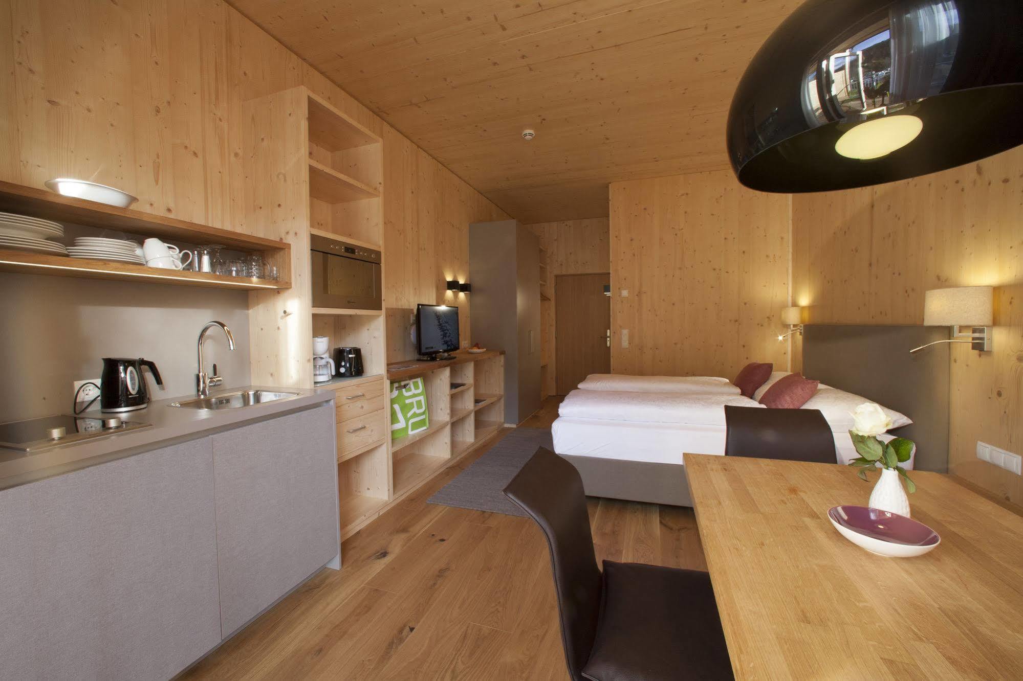 Natürlich Hell. Aparthotel&Camping Fügen Exterior foto